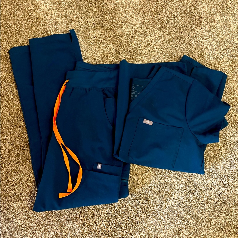 Caribbean blue FIGS scrub set